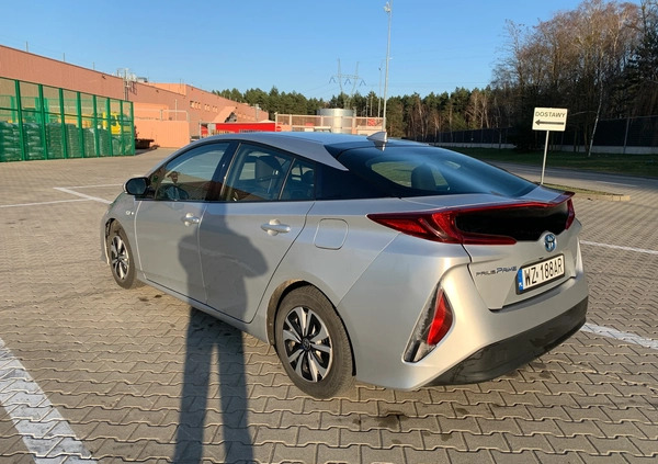 Toyota Prius cena 79000 przebieg: 79000, rok produkcji 2018 z Łomianki małe 667